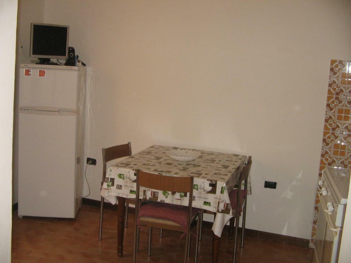 Bilocale Patti Apartment Екстериор снимка